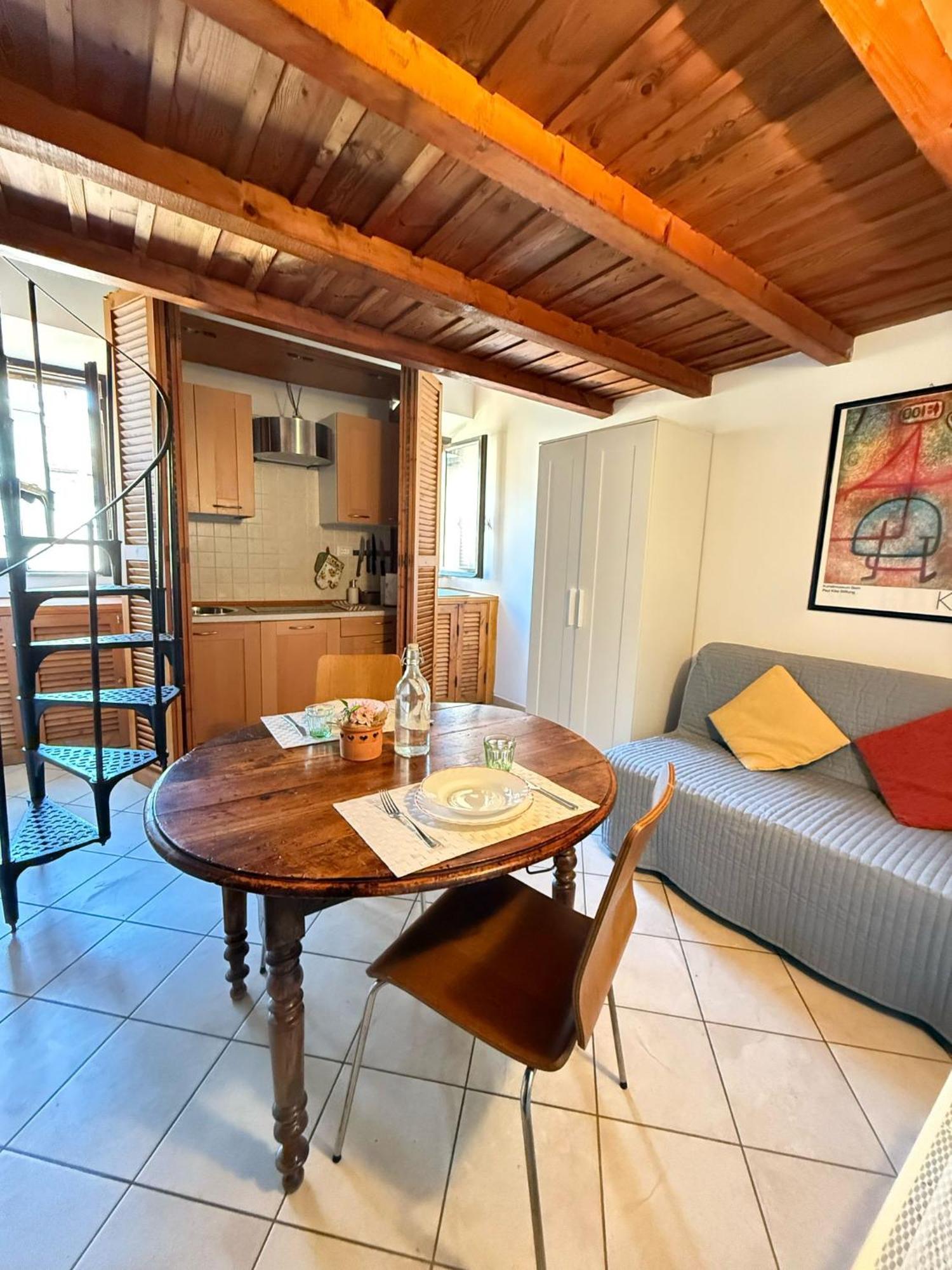 Ferienwohnung Rione VI Loft Rom Zimmer foto